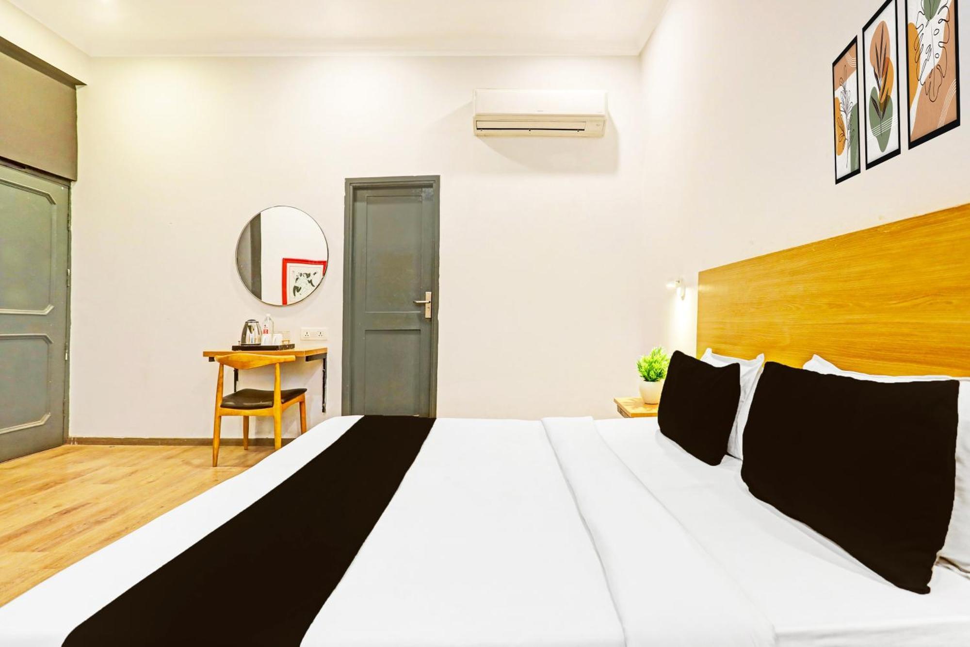 Super Townhouse Vijay Khand Gomti Nagar Λάκναου Εξωτερικό φωτογραφία