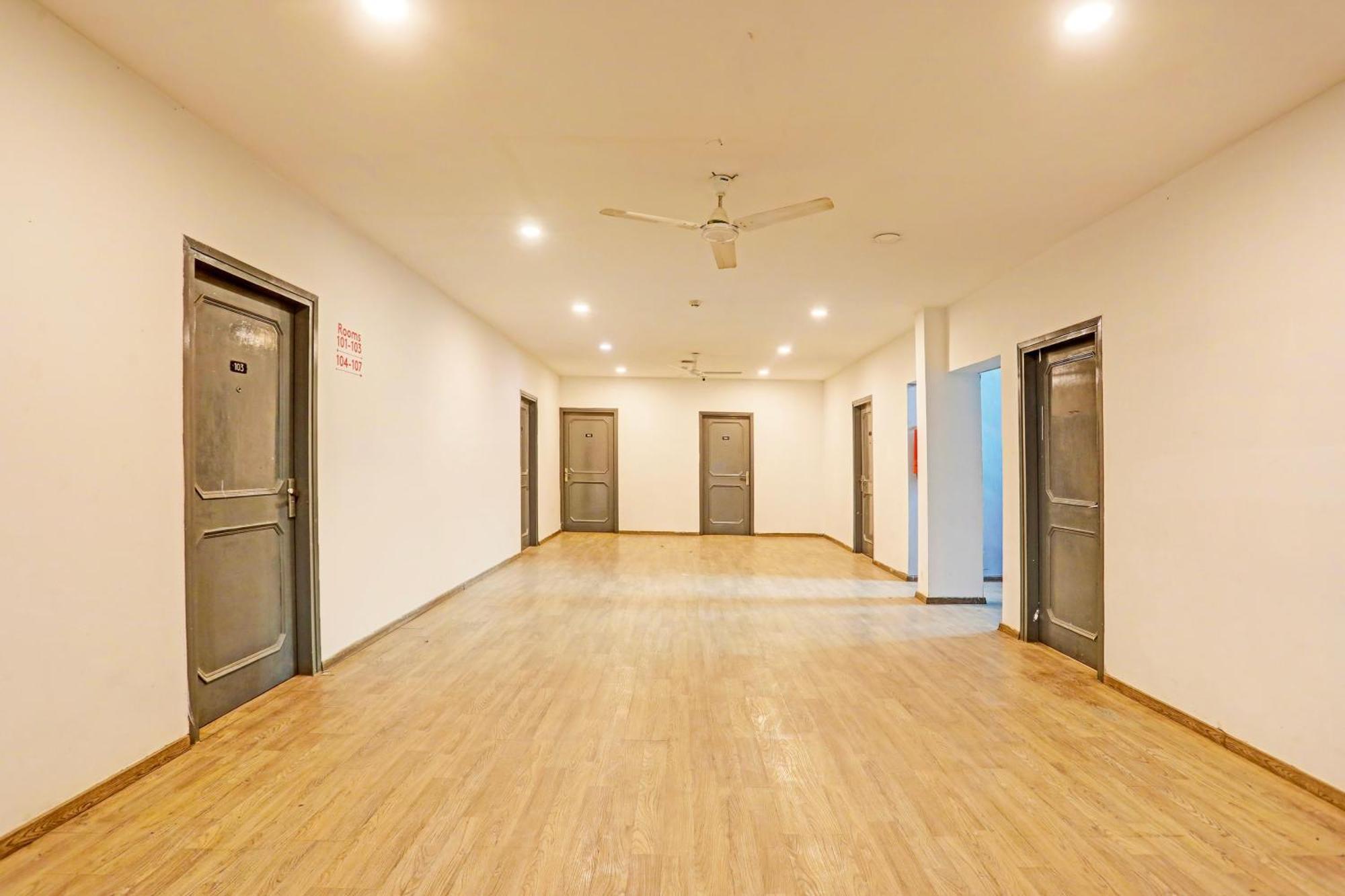 Super Townhouse Vijay Khand Gomti Nagar Λάκναου Εξωτερικό φωτογραφία