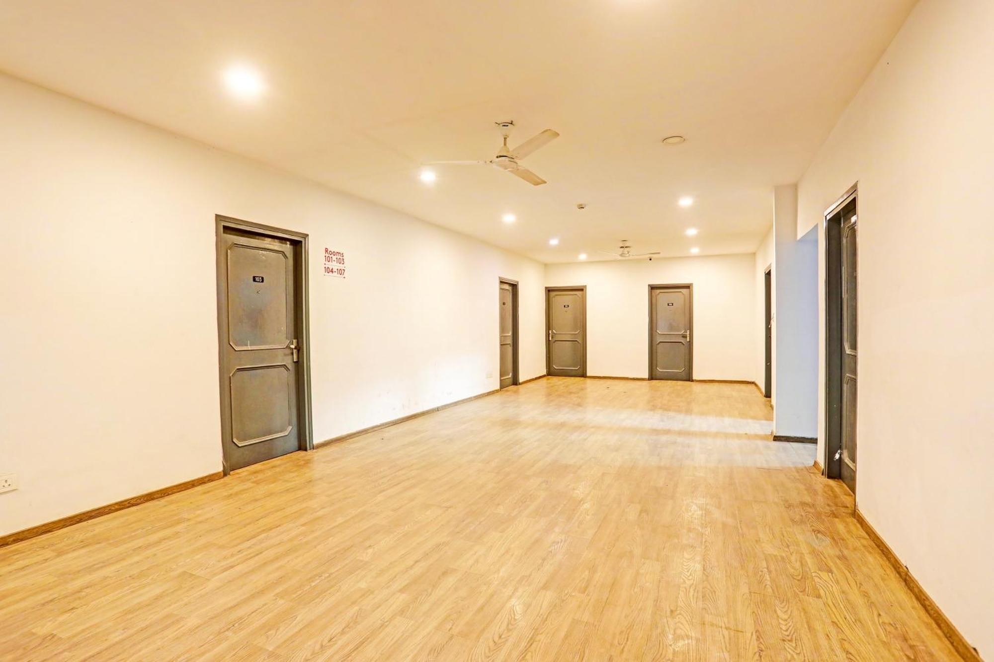 Super Townhouse Vijay Khand Gomti Nagar Λάκναου Εξωτερικό φωτογραφία